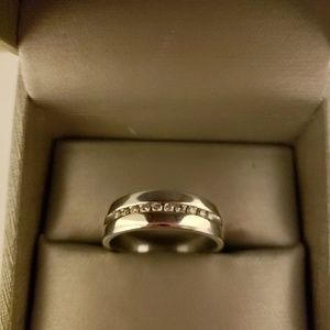 14K WHITE GOLD RING WITH 1/4 DIAMOND